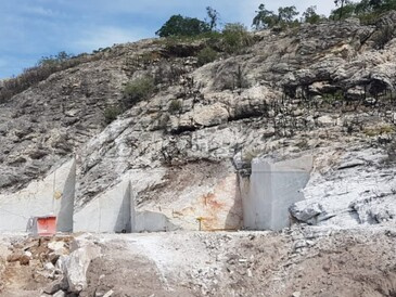 Těžba př&iacute;rodn&iacute;ho kamene, kvarcit VANCOUVER, kamenictv&iacute; TONE OF STONE