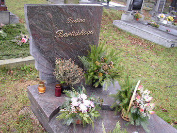 TONE OF STONE - kompletní služby v oblasti hřbitovní architektury, výroba pomníků, hrobů a hrobek, zlacení písma, pískování, opravy, vazy, lampy a urny. TONE OF STONE - kompletní služby v oblasti hřbitovní architektury, výroba pomníků, hrobů a hrobek, zlacení písma, pískování, opravy, vazy, lampy a urny.