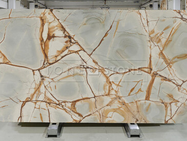 Velkoformátová deska z přírodního kamene, kvarcit BLUE ROMA s unikátní kresbou, které dominuje modrá barva. Zakázkové kamenictví TONE OF STONE Velkoformátová deska z přírodního kamene, kvarcit BLUE ROMA s unikátní kresbou, které dominuje modrá barva. Zakázkové kamenictví TONE OF STONE