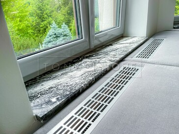 Vnitřní parapet z přírodního kamene - exkluzivní mramor ARABESCATO GRIGIO, zakázka na míru, kamenictví TONE OF STONE  