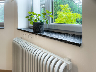 Žula Steel Grey - kamenný parapet z přírodní žuly, kartáčovaný povrch