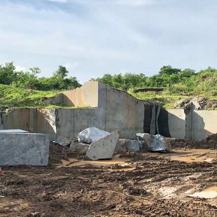 Těžba kvarcitu Infinity