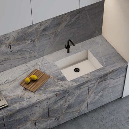 Kamenná kuchyňská deska z kvarcitu Quartzite Celeste v šedé barvě Kamenná kuchyňská deska z kvarcitu Quartzite Celeste v šedé barvě