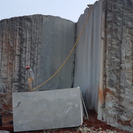 Těžba přírodního kamene Vitoria Regia Těžba přírodního kamene Vitoria Regia