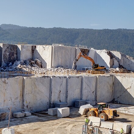 Těžba mramoru Eldorado, povrchová úprava lesk