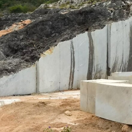 Těžba přírodního kamene Quartzite Sky