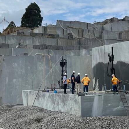 Žula CAFFÉ IMPERIAL, zakázkové kamenictví TONE OF STONE 