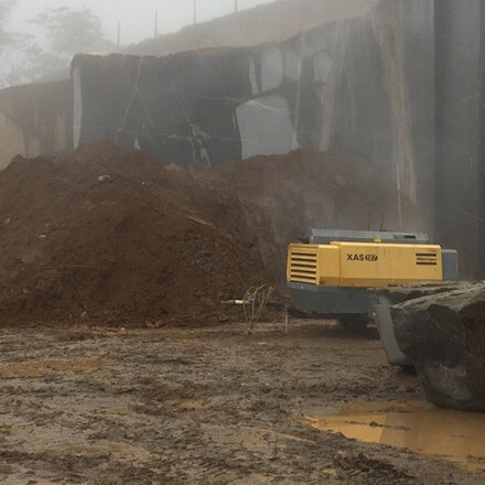 Těžba přírodního kamene Jurassic Grey Těžba přírodního kamene Jurassic Grey