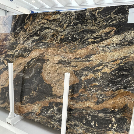 Deska přírodního kamene Magma Gold. Zakázkové kamenictví TONE OF STONE.