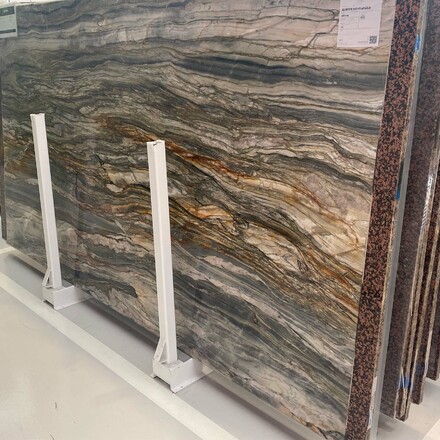 Kamenná deska přírodního kamene Quartzite Michelangelo v zemitých odstínech hnědé a šedé Kamenná deska přírodního kamene Quartzite Michelangelo v zemitých odstínech hnědé a šedé