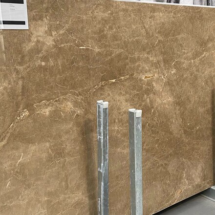 Mramorová deska přírodního kamene Emperador Light v odstínech béžové a zlaté