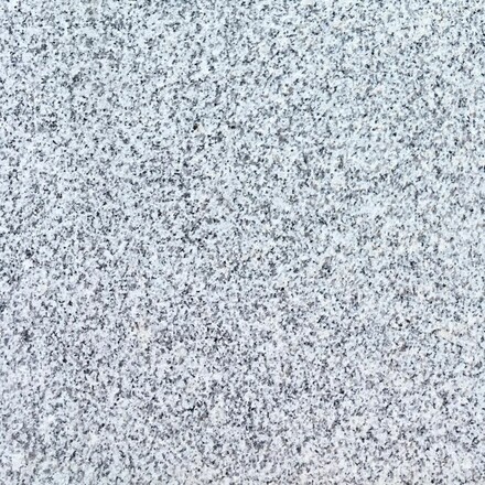 Šedá žula Padang Crystal s jemnou zrnitou kresbou Šedá žula Padang Crystal s jemnou zrnitou kresbou