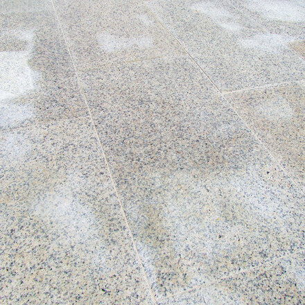 Archivn&iacute; fotografie - OBKLAD BAZ&Eacute;NU PŘ&Iacute;RODN&Iacute;M KAMENEM. Zak&aacute;zkov&eacute; kamenictv&iacute; TONE OF STONE.