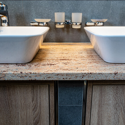 Shivakashi: Př&iacute;rodn&iacute; elegance v každ&eacute;m detailu. Zak&aacute;zkov&aacute; v&yacute;roba TONE OF STONE.