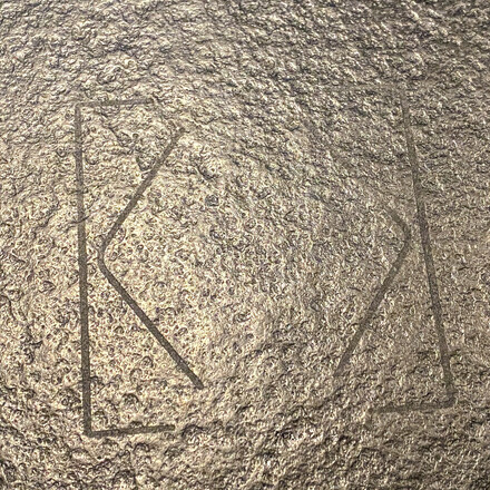 Kamenn&aacute; kuchyňsk&aacute; pracovn&iacute; deska z př&iacute;rodn&iacute; žuly Nero Assoluto Zimbabwe s dotykovou ovl&aacute;dac&iacute; plochou