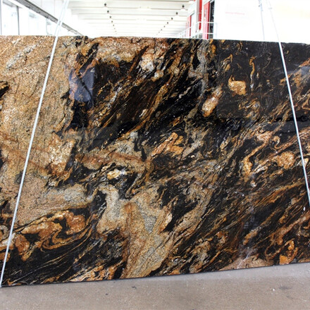 Deska přírodního kamene Magma Gold. Zakázkové kamenictví TONE OF STONE.