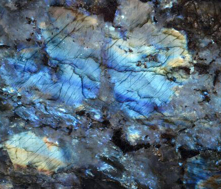 Žulová deska modrého přírodního kamene Labradorit Lemurian Blue - detail kresby Žulová deska modrého přírodního kamene Labradorit Lemurian Blue - detail kresby