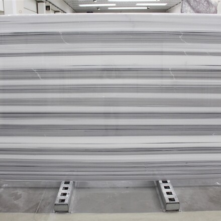 Př&iacute;rodn&iacute; mramor Striato Olimpo. Zak&aacute;zkov&eacute; kamenictv&iacute; TONE OF STONE