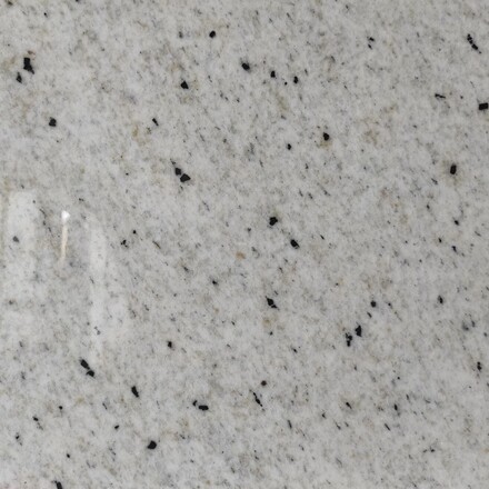 Žula Perfect White v bílé barvě s jemnou zrnitostí a leštěnou povrchovou úpravou Žula Perfect White v bílé barvě s jemnou zrnitostí a leštěnou povrchovou úpravou