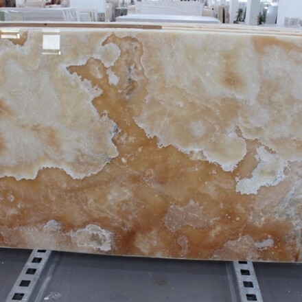 Přírodní kámen Onice Honey. Kamenictví TONE OF STONE.