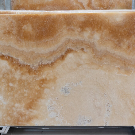 Přírodní kámen Onice Honey. Kamenictví TONE OF STONE.