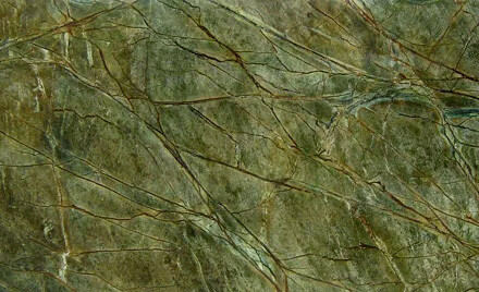 Zelen&aacute; mramorov&aacute; deska Rain Forest Green s charakteristick&yacute;m žilkov&aacute;n&iacute;m. Zak&aacute;zkov&aacute; v&yacute;roba TONE OF STONE