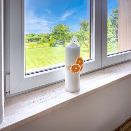 Parapet z přírodního kamene Travertino Romano Classico. Zakázkové kamenictví TONE OF STONE