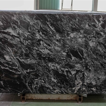 Exkluzivní žula Black Forest. Zakázkové kamenictví TONE OF STONE.