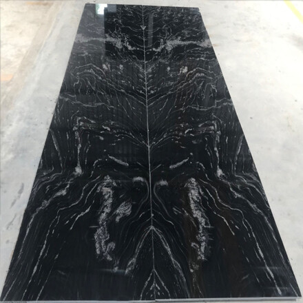 Deska přírodní žuly Black Forest. Zakázkové kamenictví TONE OF STONE.