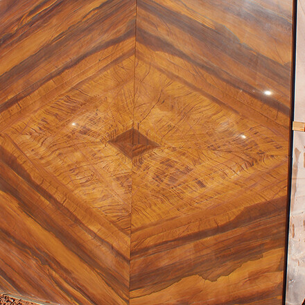 Bookmatch z přírodního kamene Las Vegas Rock - obložení stěny přírodním kamenem. Zakázkové kamenictví TONE OF STONE. Bookmatch z přírodního kamene Las Vegas Rock - obložení stěny přírodním kamenem. Zakázkové kamenictví TONE OF STONE.