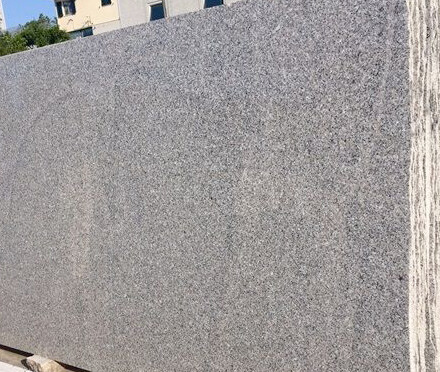 Kamenn&aacute; deska Rosa Beta. Zak&aacute;zkov&eacute; kamenictv&iacute; TONE OF STONE.