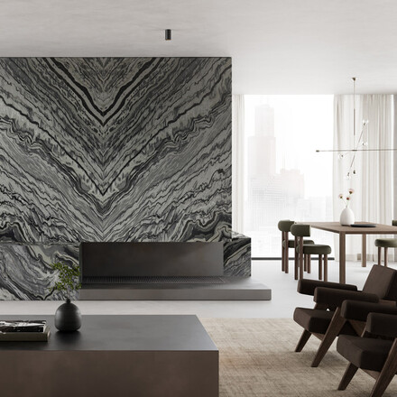 Designový obklad stěny šedým mramorem Silver Wave. Zakázkové kamenictví TONE OF STONE.
