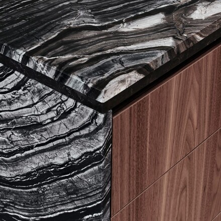 Mramorová kuchyň s přírodním kamenem Silver Wave. Zakázkové kamenictví TONE OF STONE.