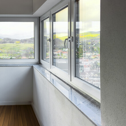 Mramorov&eacute; parapety Bianco Carrara. Zak&aacute;zkov&eacute; kamenictv&iacute; TONE OF STONE.