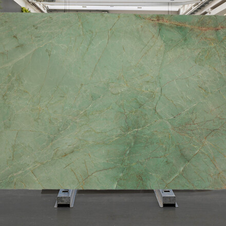 Zelená velkoformátová deska brazilského kvarcitu Jadore Zelená velkoformátová deska brazilského kvarcitu Jadore