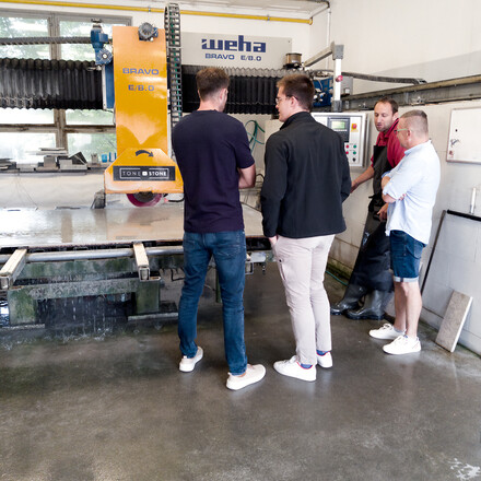 Školení pracovníků TONE OF STONE zaměřené na optimalizaci zpracování materiálů Dekton a Silestone