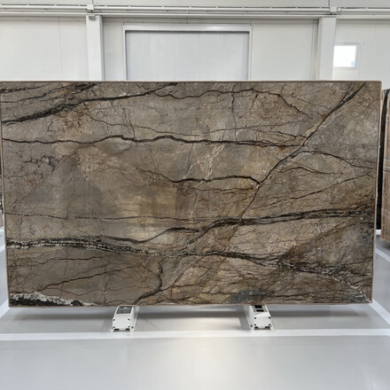 Deska přírodního mramoru Eldorado. Zakázkové kamenictví TONE OF STONE