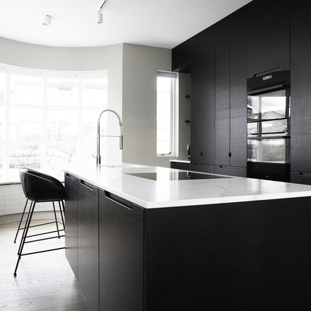 Kuchyňský ostrůvek Crystal Calacatta Silva značky Technistone