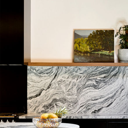 Inspirujte se - z&aacute;dov&yacute; obklad z př&iacute;rodn&iacute;ho kamene Viscount White.