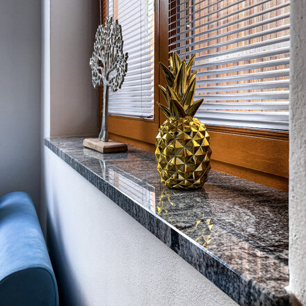 Interi&eacute;rov&eacute; parapety z př&iacute;rodn&iacute;ho kamene Viscount White.