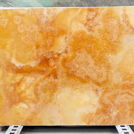 Deska přírodního kamene Onice Honey.