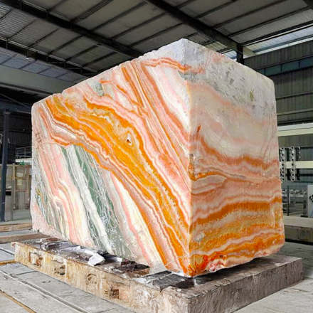 Blok přírodního onyxu Onice Van Gogh.