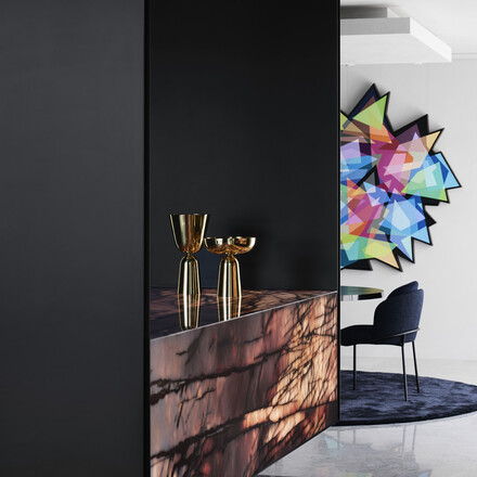 Inspirujte se: Podsvícený přírodní kámen Cosmopolitan.