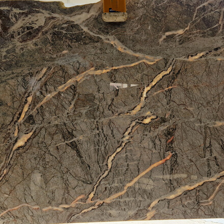 Prosvícená mramorová deska Fior di Pesco. Zakázková výroba TONE OF STONE