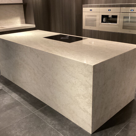 Kuchyňský ostrůvek z kamene Technistone Glencoe