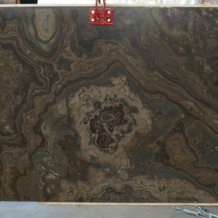 Eramosa - Grecale brown al verso je svou kresbou jedinečný mramor, který se hodí jak pro obklady stěn, tak pro koupelnové desky, nebo vnitřní schodiště