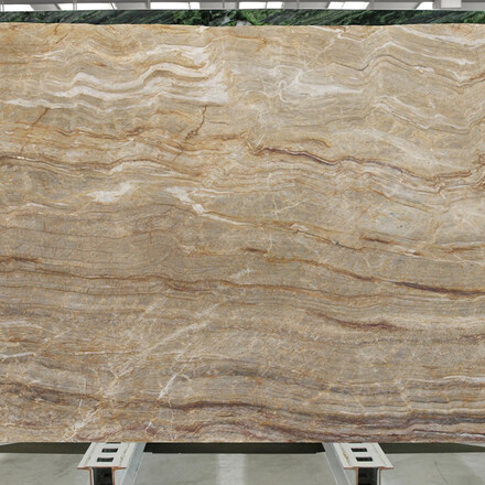 Nadčasová elegance plná zemitých odstínů, která se neokouká, to je brazilský kvarcit Nacarado