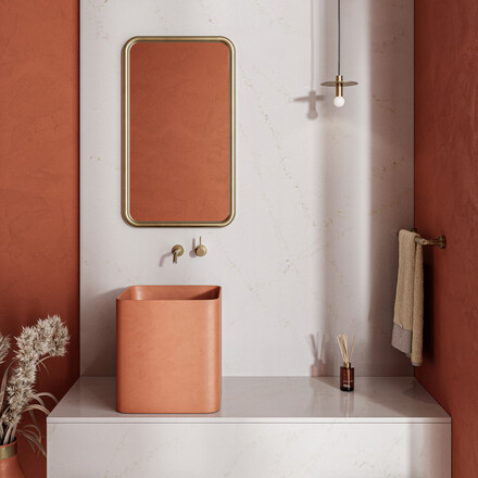 Designový obklad koupelny s použitím umělého kamene Technistone Elysian Gold v šedém odstínu