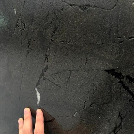 Černá kamenná deska kvarcitu Negresco v matné povrchové úpravě