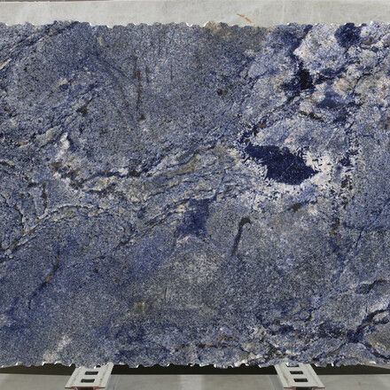 Kamenná deska žuly Azul Bahia v modré barvě Kamenná deska žuly Azul Bahia v modré barvě